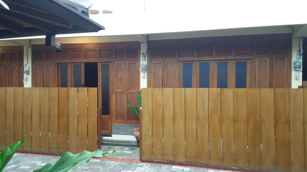 Ndalem Mj Homestay Yogyakarta Exterior foto
