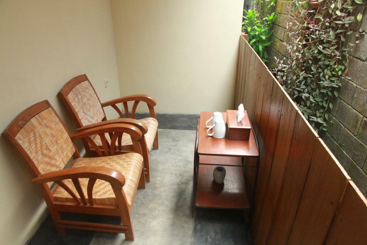 Ndalem Mj Homestay Yogyakarta Exterior foto