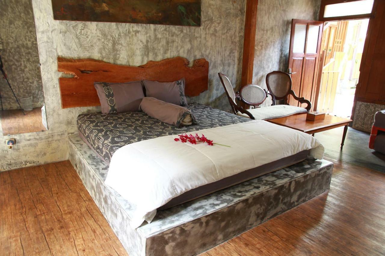 Ndalem Mj Homestay Yogyakarta Exterior foto